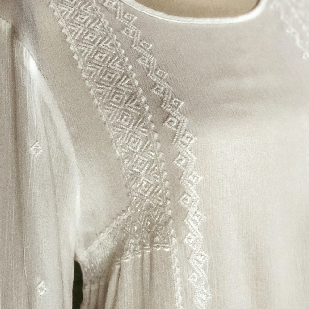 New Look Embroidered Blouse - Picture 2 of 2